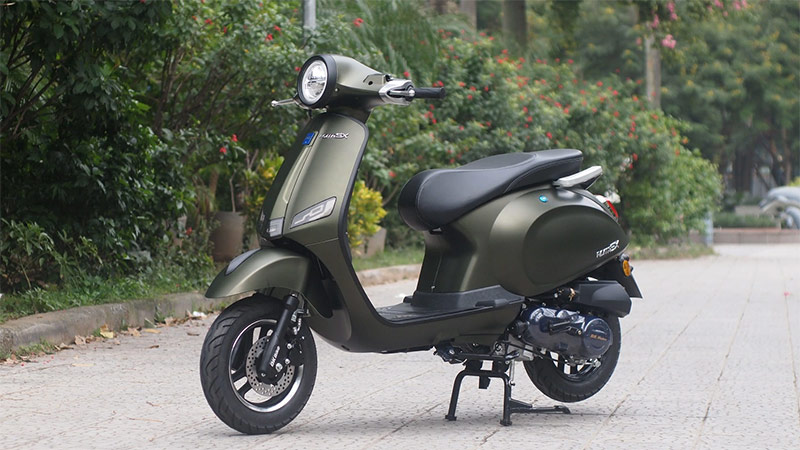 Thân xe máy 50cc DK Roma sx phiên bản đèn kim cương