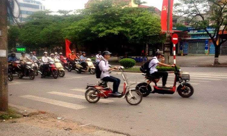 Xe Đạp Điện Vượt Đèn Vàng Phạt Bao Nhiêu Tiền?